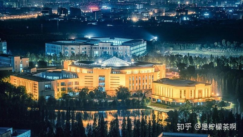 揭秘电子元器件厂家排名：价格背后的技术考量